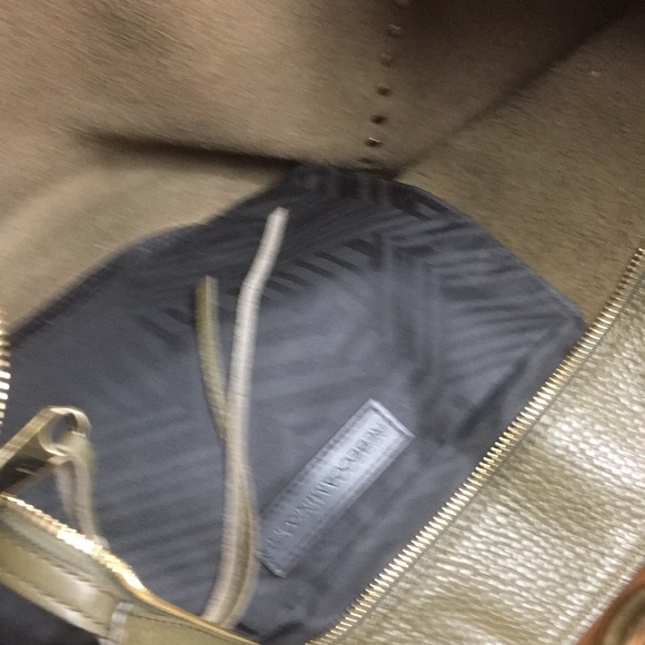 Leather shoulder bag - Picture 4 of 7